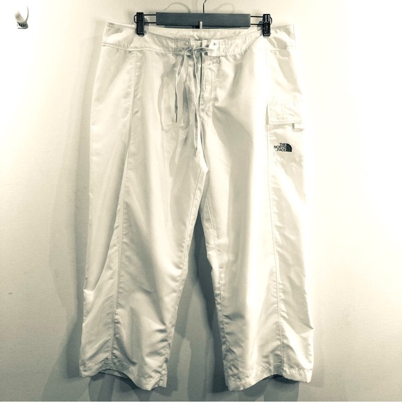 THE NORTH FACE Sz 12 Outdoor Capri Pants Many Pockets Drawstring Velcro Closure - Picture 1 of 9
